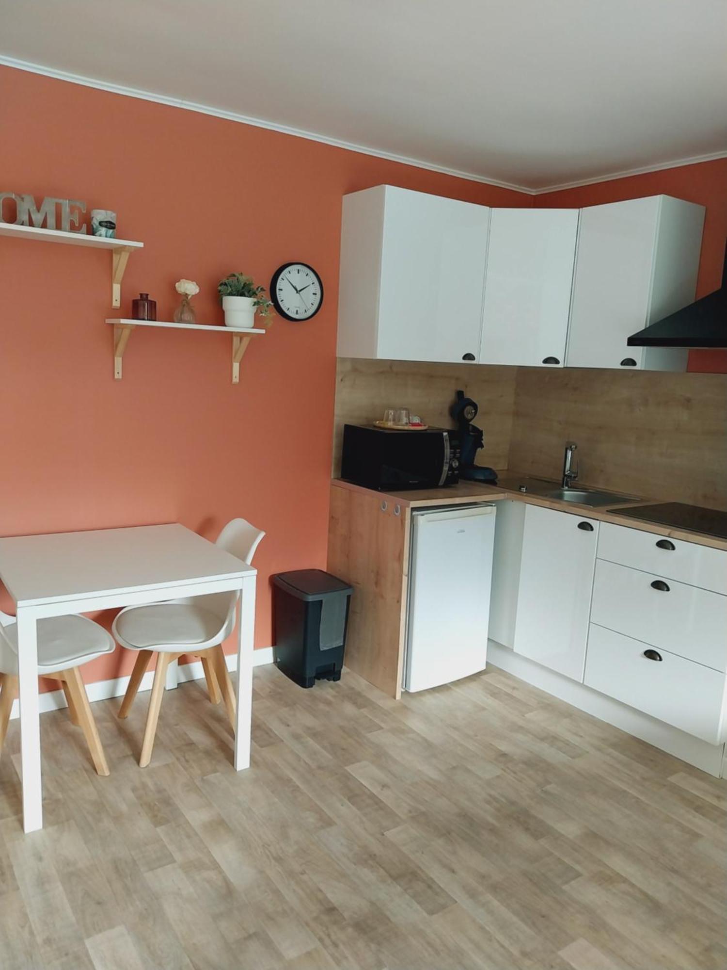 Superbe Grand Studio Tout Confort Avec Exterieur Poussan Exterior foto